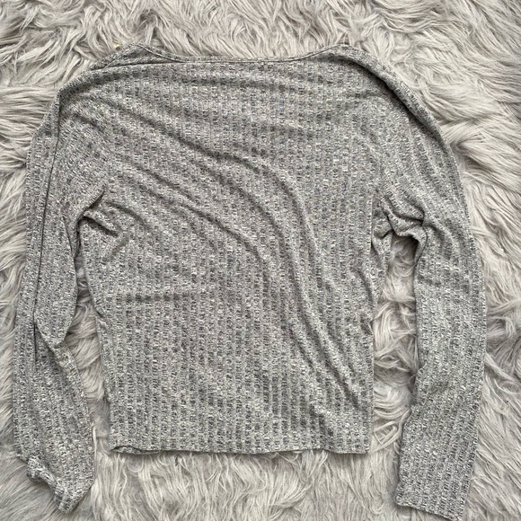 Shein long sleeve t-shirt - Picture 2 of 3